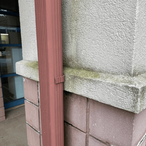 Commercial property before exterior cleaning - Gwinnett County GA