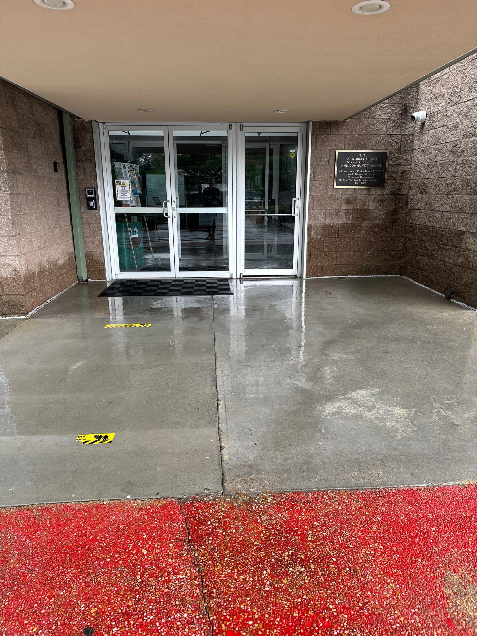 Commercial concrete after deep cleaning - Mighty Pro Wash Gwinnett County